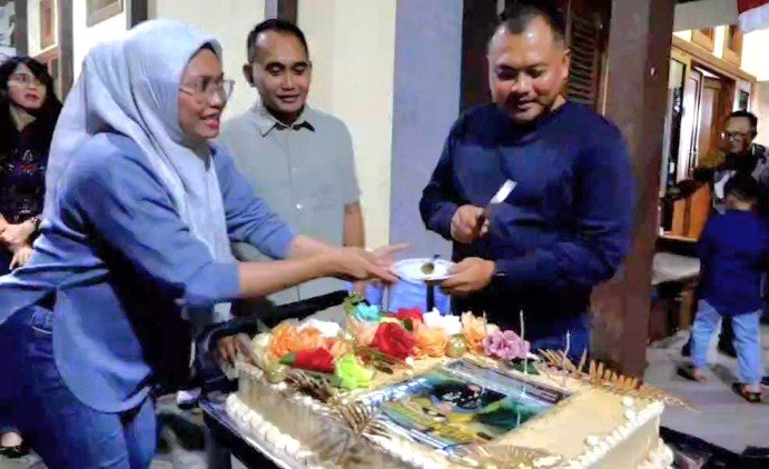 Foto: TargetNews.id Soliditas Terjaga, Dandim 0720/Rembang Rayakan Ulang Tahun Kapolres