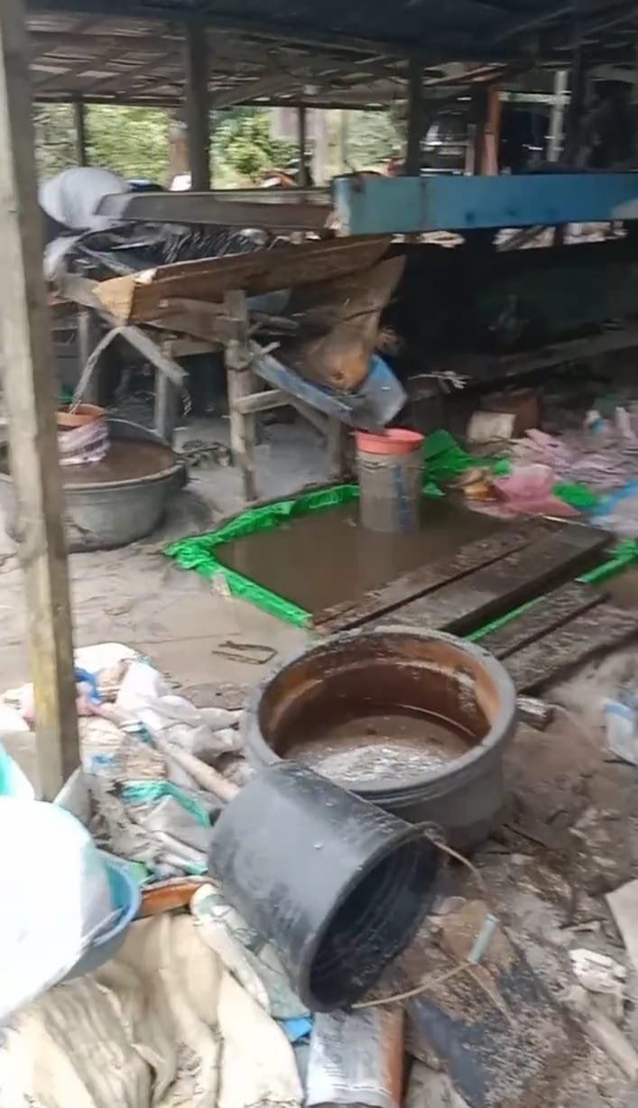 Foto: Aktivitas bisnis pasir zirkon