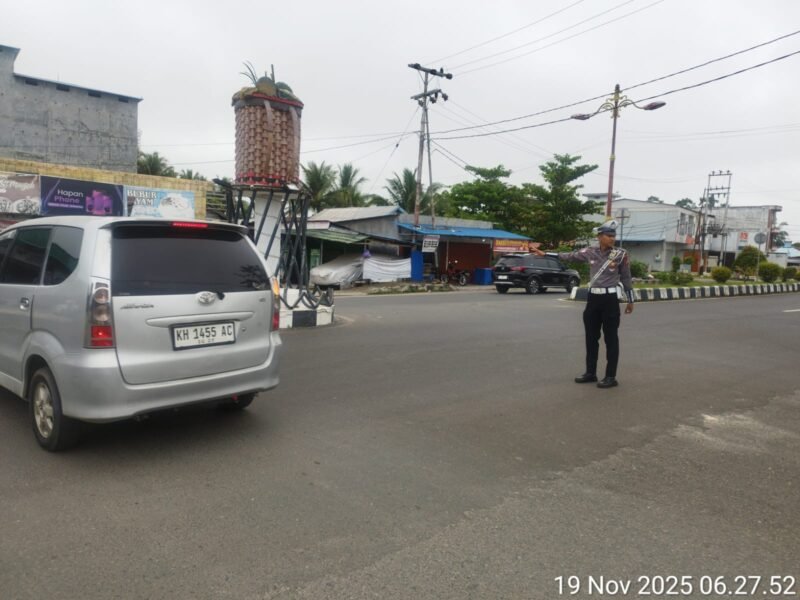 Foto: Satlantas Polres Pulang Pisau Gelar Pengaturan Lalin Pagi, Pastikan Arus Kendaraan Tetap Lancar