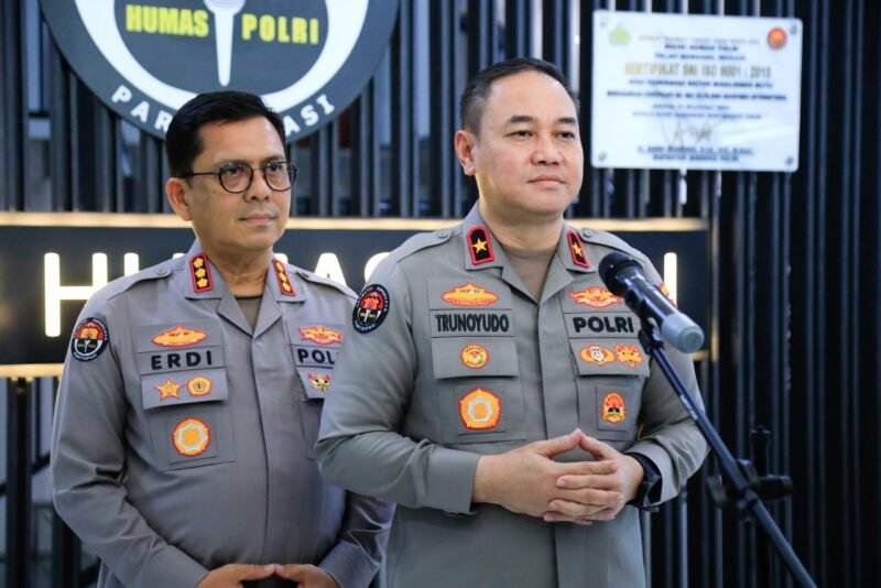 TargetNews.ID/redaksi/foto/Hormati Putusan MK, Polri Tarik Pati Dalam Masa Orientasi Alih Jabatan di Kementerian