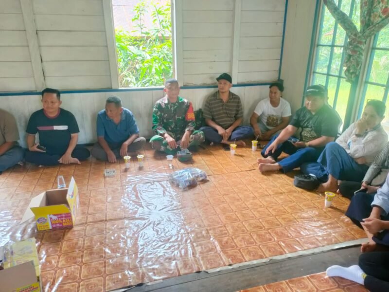 Babinsa Koramil 1008-01/Muara Uya–Jaro Hadiri Pemilihan dan Pelantikan Ketua Adat Kecamatan Jaro