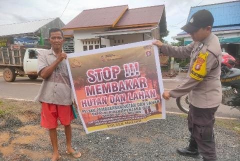 Sampaikan Imbauan Kamtibmas Kepada Masyarakat oleh Personel Polsek Maliku