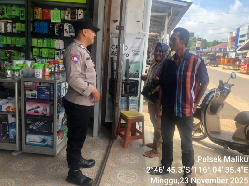 Sampaikan Pesan Kamtibmas Oleh personil Polsek Maliku Kepada Warga