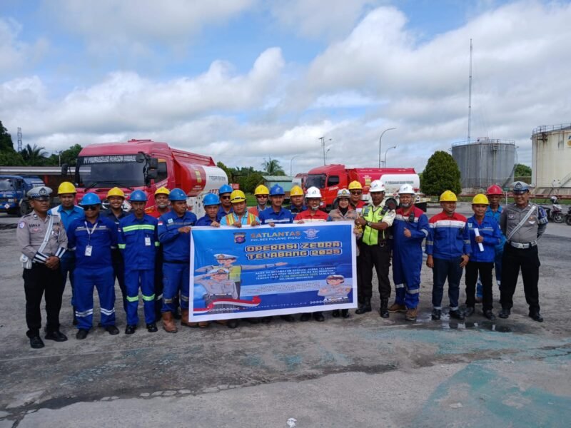 Satlantas Polres Pulang Pisau Edukasi Supir PT Pertamina Patra Niaga dalam Operasi Zebra Telabang 2025