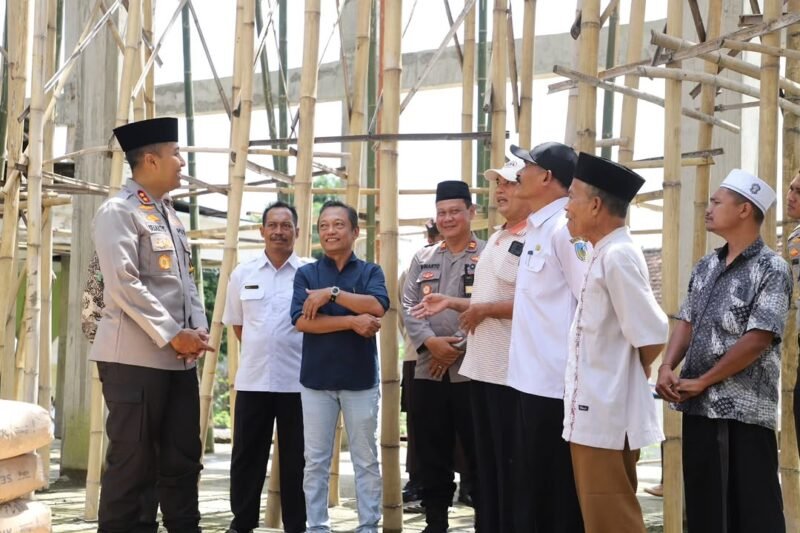 TargetNews.ID/Foto/Polri Untuk Masyarakat ternyata bukan hanya slogan semata. Hal itu juga diwujudkan oleh jajaran Polres Kediri Polda Jawa Timur (Jatim).