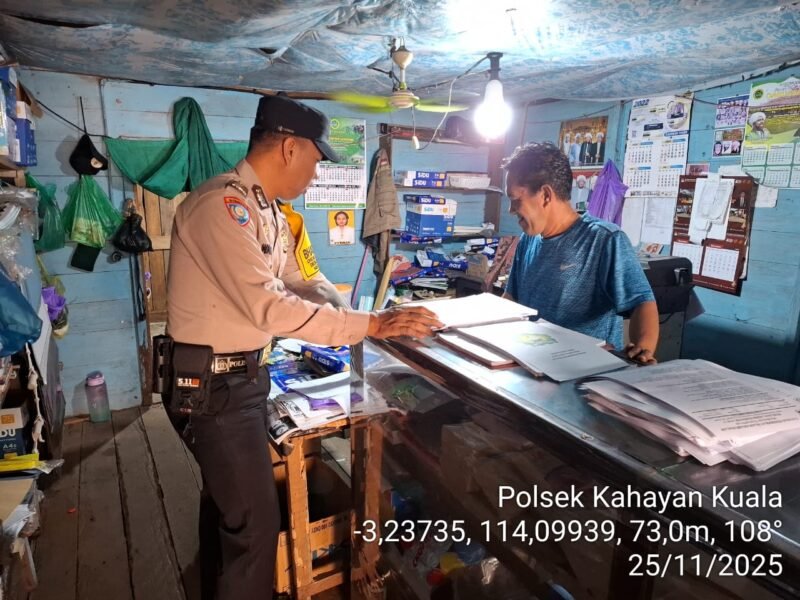 Personel Polsek Kahayan Kuala menyampaikan pesan Kamtibmas, dan Himbauan kamtibmas dan mendukung Program pemerintah terkait ketahanan pangan