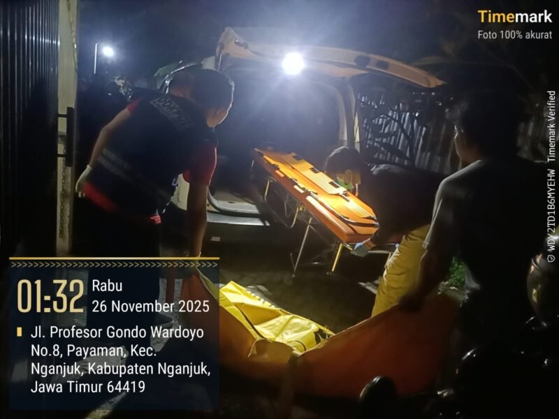 TargetNews.id/Foto/Nganjuk Polres Nganjuk bergerak cepat mengungkap kasus dugaan penghilangan nyawa dua perempuan dan melukai satu korban lainnya di sebuah kamar kos kawasan Jalan Mongonsidi, Kelurahan Payaman, Nganjuk, pada Selasa (25/11/2025) malam.