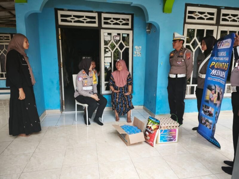 Polres Pulang Pisau Tunjukkan Empati: Kasat Lantas Kunjungi dan Bantu Korban Kecelakaan