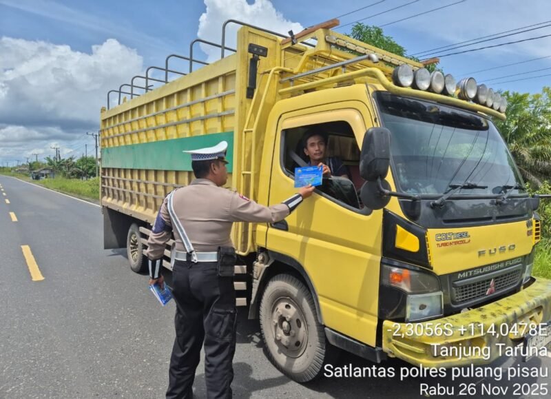 Pembagian Brosur, Kamseltibcarlantas kepada Pengguna Jalan