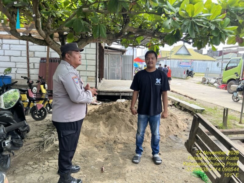 Personel Polsek Kahayan Kuala menyampaikan pesan Kamtibmas, dan Himbauan kamtibmas