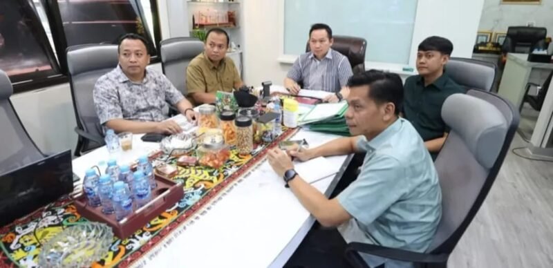 TargetNews.ID/Foto/Subdit IV Tindak Pidana Tertentu (Tipidter) Ditreskrimsus Polda Jawa Timur mengikuti rapat koordinasi nasional yang digelar secara virtual melalui Zoom Meeting dan dipimpin langsung oleh Dirtipidter Bareskrim Polri. Rabu, (26/11/2025).