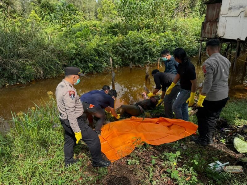 Mayat Pria Tanpa Identitas Ditemukan di Jalan Trans Kalimantan, Polres Pulang Pisau Lakukan Olah TKP