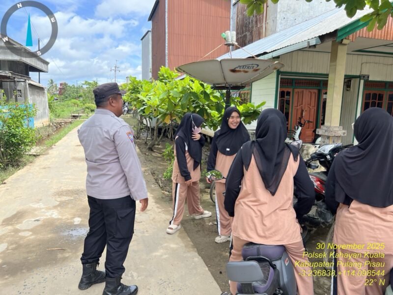 Polsek Kahayan Kuala lakukan sosialisasi kepada warga terkait Tindak Pidana Perdagangan Orang.