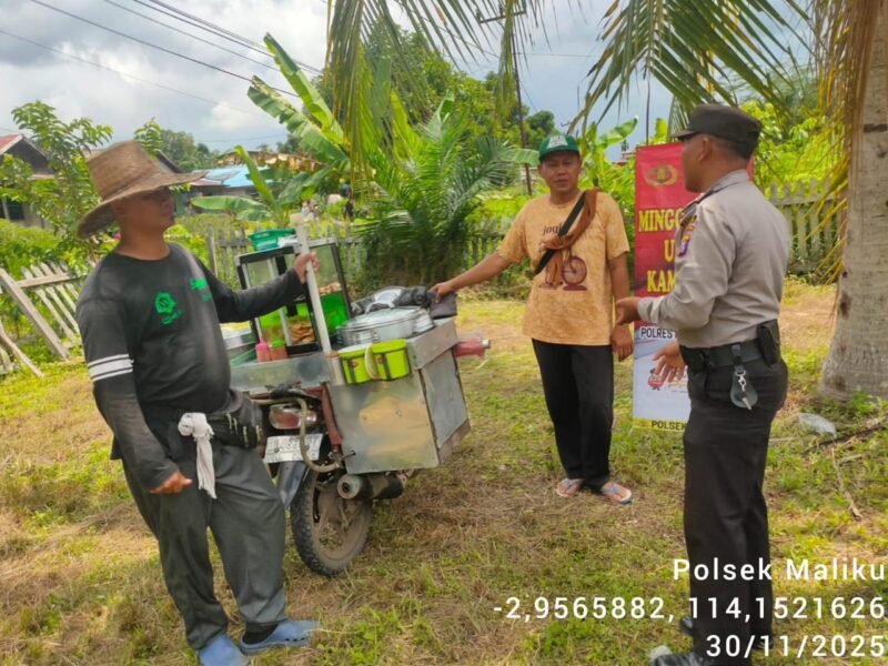 Sampaikan Pesan Kamtibmas Oleh personil Polsek Maliku Kepada Warga
