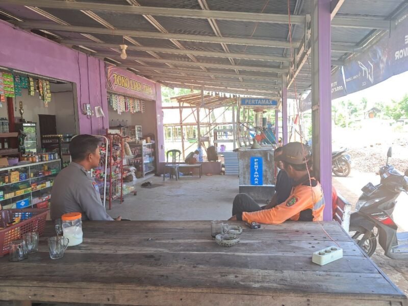 Sat Binmas Polres Pulang Pisau sambang dan patroli dialogis sekaligus berikan himbauan Kamtibmas dan tingkatkan keamanan lingkungan sekitar