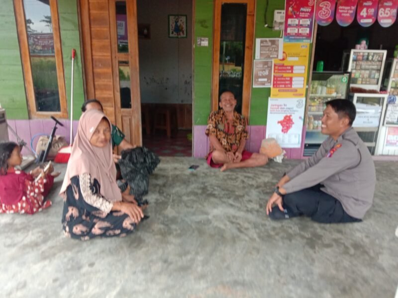 Satbinmas Polres Pulang Pisau sambangi dan dialogis dengan pedagang