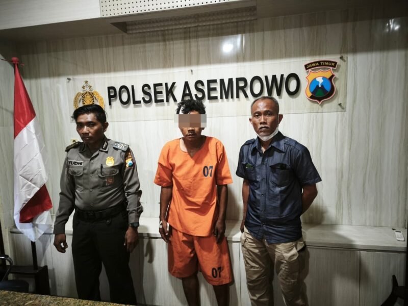Polsek Asemrowo Amankan Residivis Pencuri Kompor (TargetNews.ID Redaksi Foto)