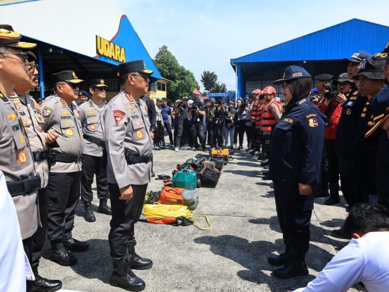 Polri Gelar Apel Pergeseran Pasukan, Tegaskan Komitmen Percepatan Bantuan Bencana (TargetNews.ID Istimewah)