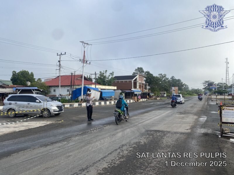 Personel Satlantas Polres Pulang Pisau Laksanakan Pengaturan Lalu Lintas Pagi Hari