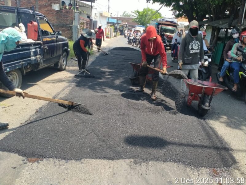 Gerak Cepat Pemkab Sidoarjo Atasi Jalan Rusak Secara Bergiliran (TargetNews.ID Antok)
