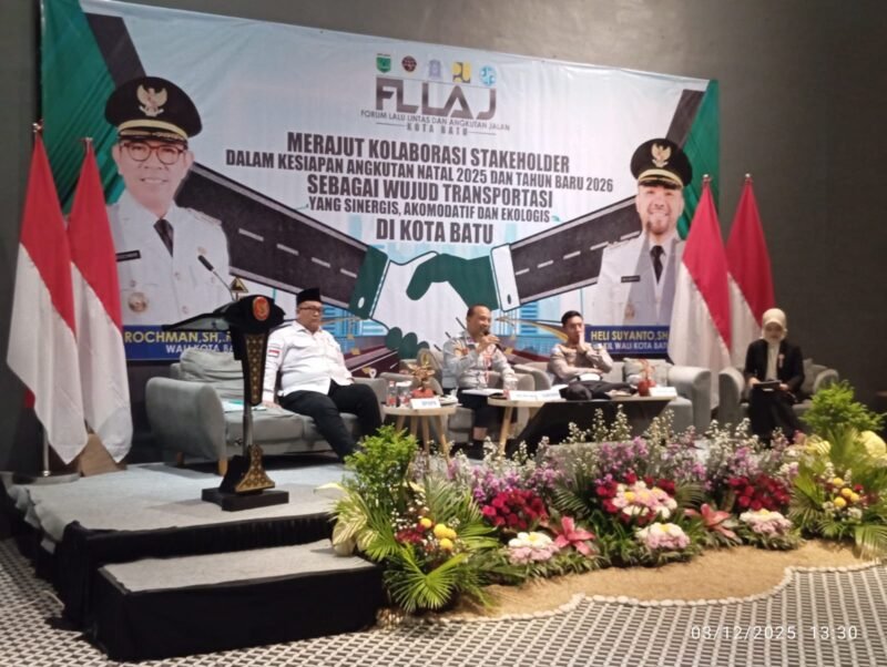 Foto: Dinas Perhubungan Kota Batu ,bersama Polantas, PUPR, gelar diskusi bersama FLAJ ,Persiapan Nataru 2026. di Hotel Horison Batu