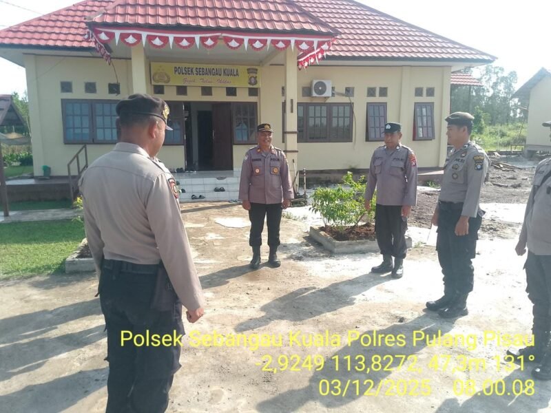 Personil polsek sebangau kuala melaksanakan serah terima piket penjagaan mako polsek sebangau kuala