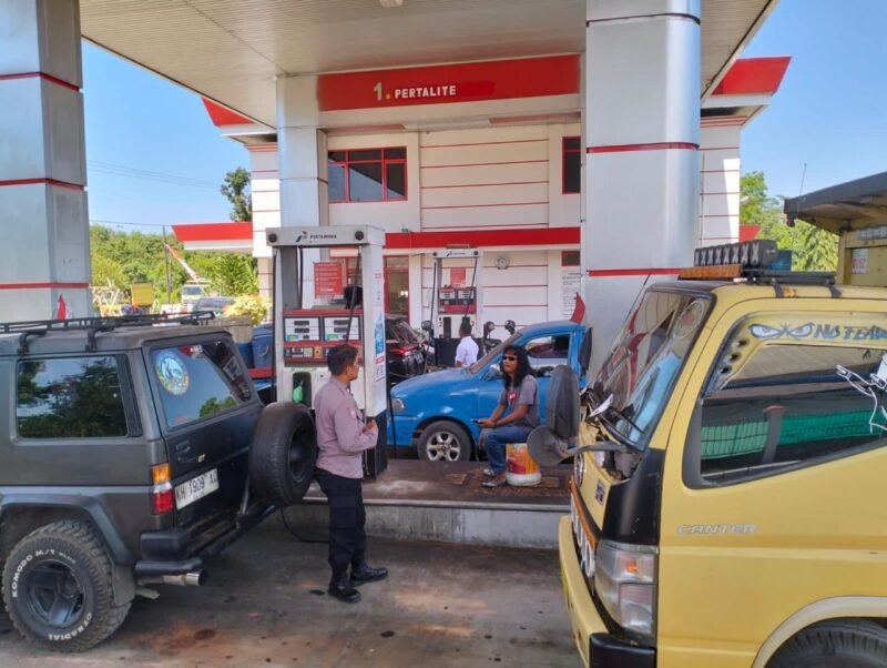 Personel Sat binmas Melaksanakan Giat Sambang Ke SPBU