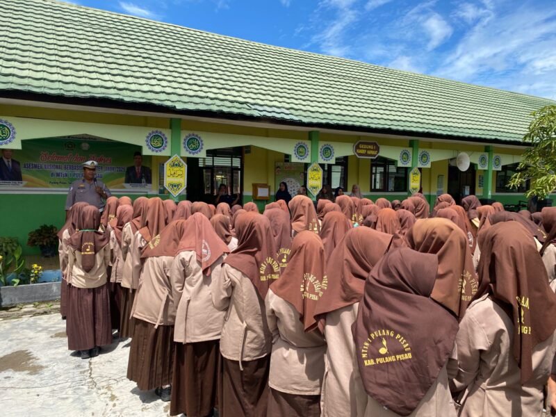 Cegah Kecelakaan Usia Muda, Satlantas Polres Pulang Pisau Beri Edukasi Lalu Lintas pada Siswa MTsN 1