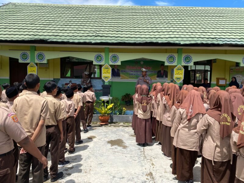 Tanamkan Disiplin Sejak Dini, Satlantas Polres Pulang Pisau Gelar Edukasi Keselamatan Berlalu Lintas di MTsN 1