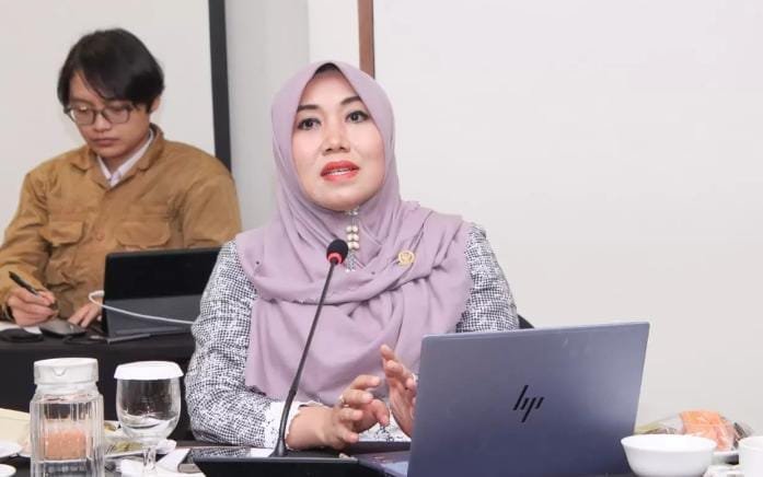 TargetNews.ID/Istimewah/Jatim Borong Penghargaan ProKlim 2025, Senator Cantik Jawa Timur Lia Istifhama: Komitmen Lingkungan Gubernur Khofifah Layak Jadi Inspirasi Nasional