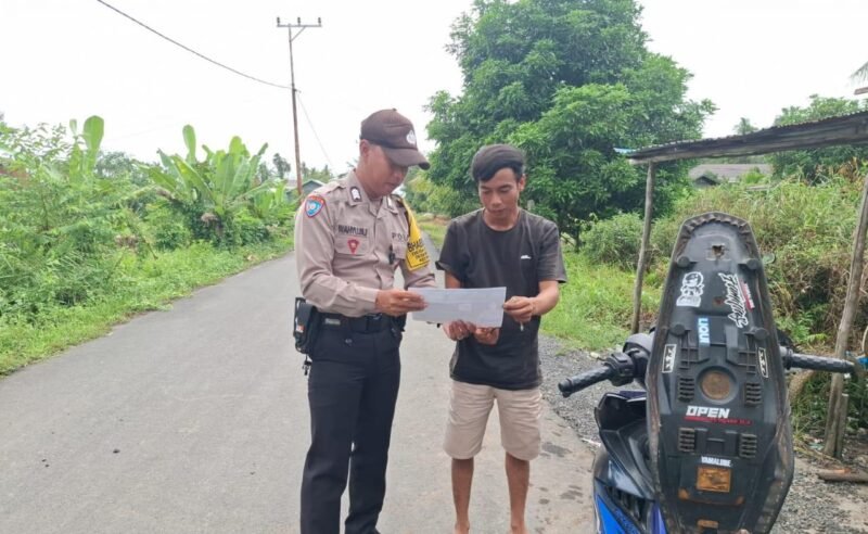PERSONEL SATBINMAS POLRES PULANG PISAU SAMPAIKAN HIMBAUAN CEGAH PREMANISME DI TENGAH MASYARAKAT