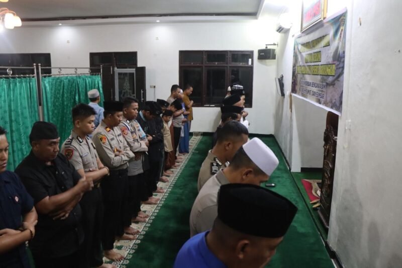 Penuh Kekhidmatan, Polres Pulang Pisau dan Santri Hidayatullah Doakan Korban Bencana Sumatera