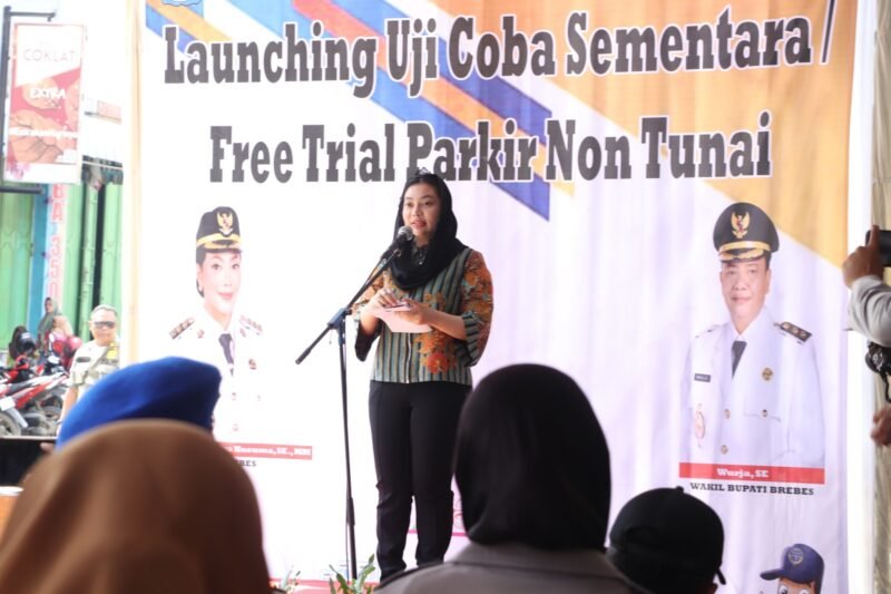 TargetNews.ID/Foto/Dilepas Bupati, Kontingen Brebes Ikut 8 Cabor Forda di Surakarta