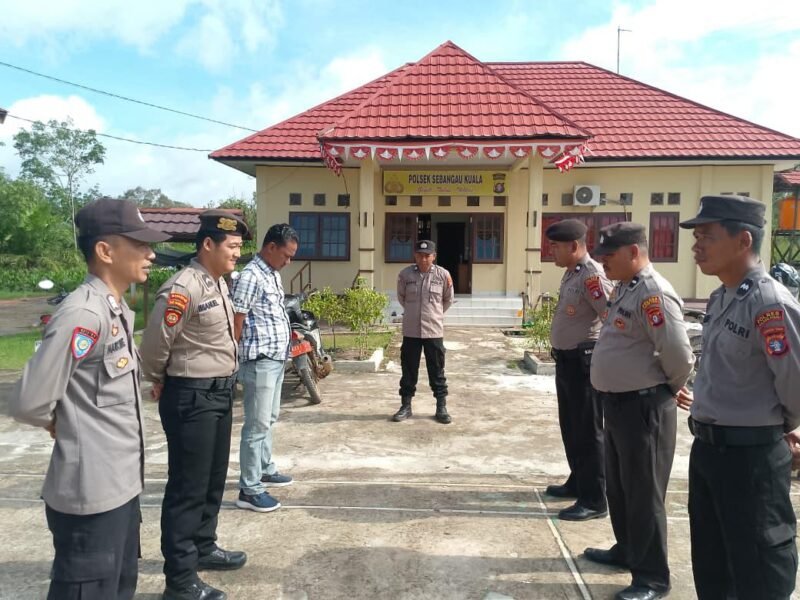 TargetNews.ID/Foto/Polsek Sebangau Kuala Polres Pulang Pisau Polda Kalteng melaksanakan Kegiatan serah terima piket penjagaan mako polsek sebangau kuala di halaman Mako polsek Sebangau Kuala.