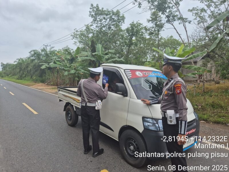 Pembagian Brosur, Kamseltibcarlantas kepada Pengguna Jalan