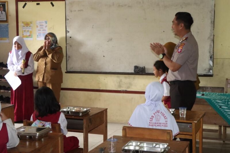 Dilepas Kapolres Pulang Pisau, Armada MBG Bergerak ke Sekolah-Sekolah Disambut Puisi Haru dari Siswa