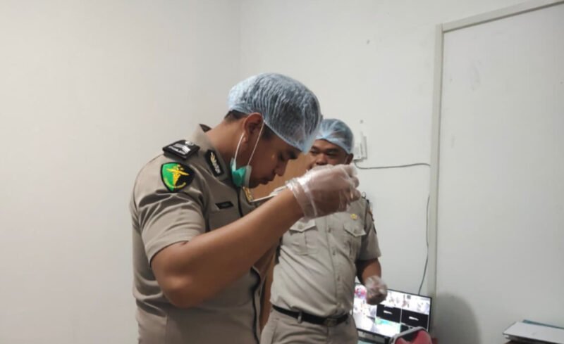 Bahan Baku hingga Rasa Diperiksa, Tim Si Dokkes Kawal Ketat Produksi MBG Polres Pulang Pisau