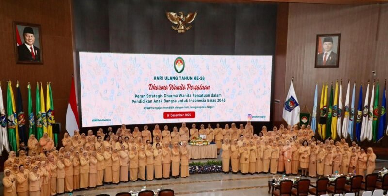TargetNews.ID/Foto/Istimewah/Ketua Dharma Wanita Persatuan (DWP) Kementerian Dalam Negeri (Kemendagri) Niken Tomsi Tohir mengatakan, perjalanan DWP selama 26 tahun menunjukkan bahwa perempuan memiliki kekuatan besar dalam mendorong transformasi sosial. Melalui kerja sama, gotong royong, dan semangat melayani, DWP terus menjadi mitra strategis pemerintah dalam membangun kualitas keluarga di Indonesia.