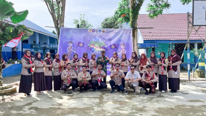 Babinsa Koramil 1002-06/Barabai Buka Resmi Perkemahan Penggalang di SMPN 3 HST