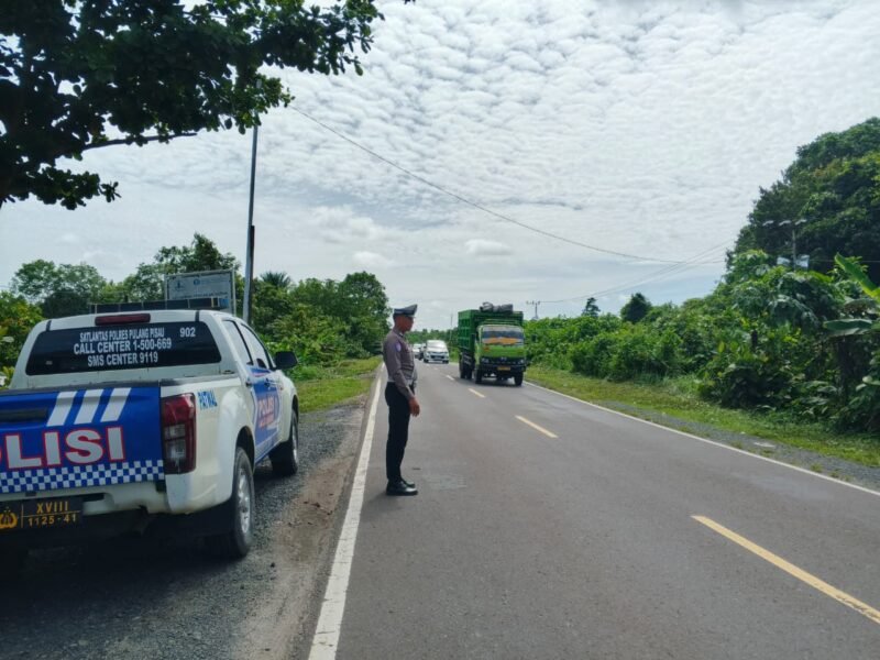 Personel Satlantas Polres Pulang Pisau Menggelar Patroli Daerah Rawan Laka dan Rawan Pelanggaran Lalu Lintas