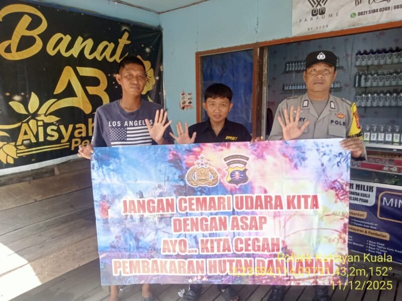 Personel Polsek Kahayan Kuala sambangi warga dan Memberikan himbauan Tentang Larangan Membakar hutan dan lahan.