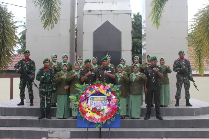 Pasi Intel Kodim 1008/Tabalong Pimpin Upacara Ziarah Rombongan Hari Juang TNI AD ke-80