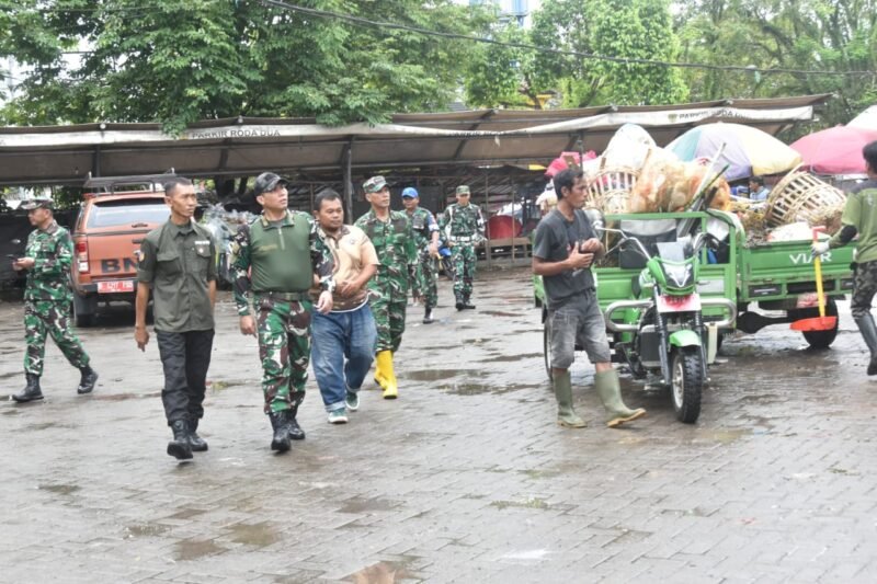 Peduli Kebersihan Kota, Kodim 1002/HST Gelar Karya Bakti Terpadu