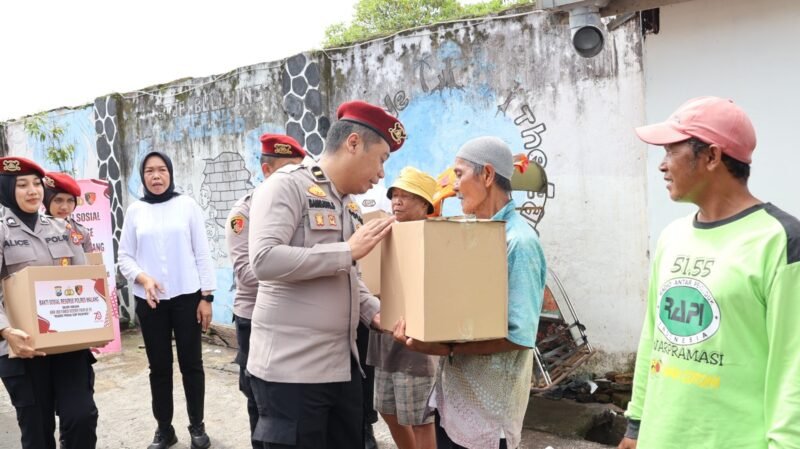 TargetNews.ID/Foto/Satreskrim Polres Malang Polda Jawa Timur (Jatim) menggelar rangkaian kegiatan sosial dalam memperingati Hari Ulang Tahun Reserse ke-78.