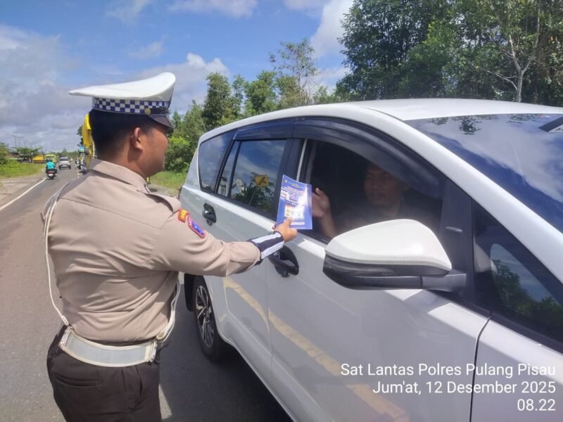 Pembagian Brosur, Kamseltibcarlantas kepada Pengguna Jalan