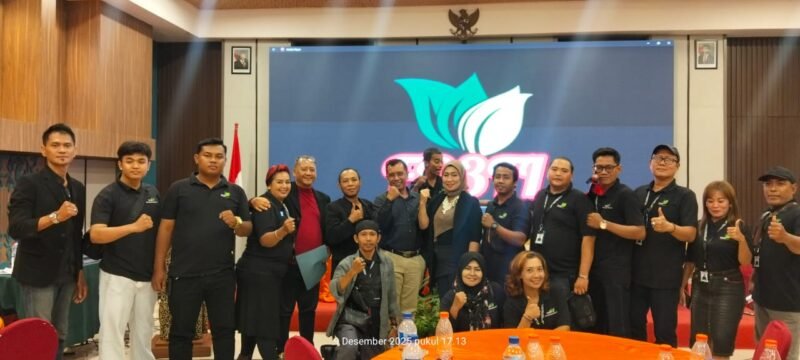 TargetNews.ID/Foto/Forum Peduli Petani Pengusaha hasil Tembakau indonesia (FP3TI) gelar Seminar dengan Tema Mengurai Benang Kusut, Mendorong Pita Cukai Khusus Menuju Tata Kelola industri Rokok yang Berkeadilan pada, Selasa (09/12/2025) di Hotel Sahid Surabaya.