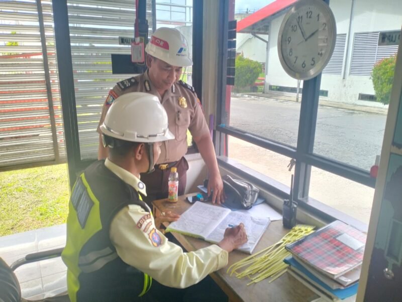 Kanit Binkamsa Sat Binmas Polres Pulang Pisau Sambangi kantor PT PERTAMINA PULANG PISAU