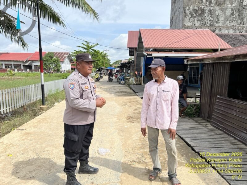 Personel Polsek Kahayan Kuala menyampaikan pesan Kamtibmas, dan Himbauan kamtibmas