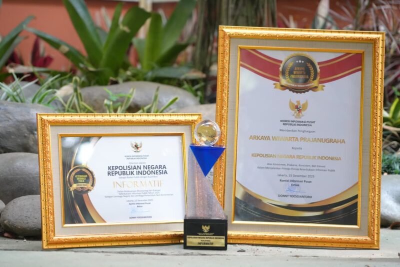 TargetNews.ID/Foto/Dinobatkan sebagai Badan Publik Terbaik Nasional, Polri Sabet Arkaya Wiwarta Prajanugraha dalam Monev KIP 2025