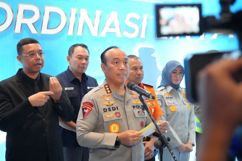 TargetNews.ID/Foto/Operasi Lilin 2025: Polri Jaga Kenyamanan Sosial dan Spiritual Natal dan Tahun Baru